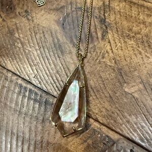 Kendra Scott necklace